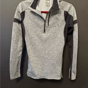 The North Face Women's Gray and Black Quarter-Zip Hoodie